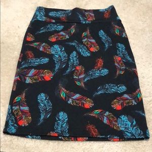 LuLaRoe M Cassie Feathers